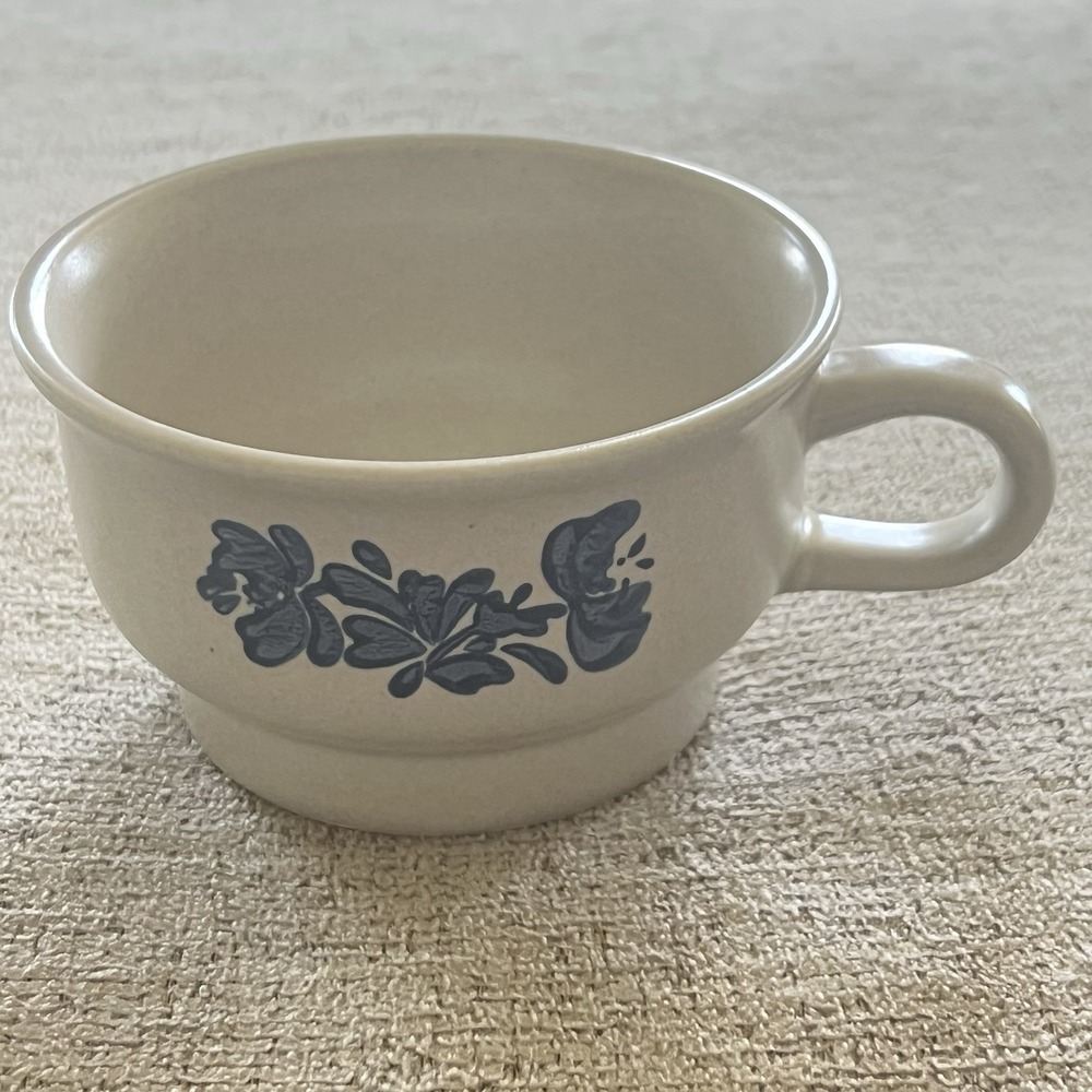 Pfaltzgraff Yorktowne‎ Vintage Stoneware Coffee Tea Cup Cottage Core